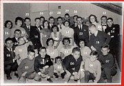 MARIAGE ORAN 19XX JOSEPHINE SEGURA ET ALAIN PEREZ A LA PISCINE DE LA GMO